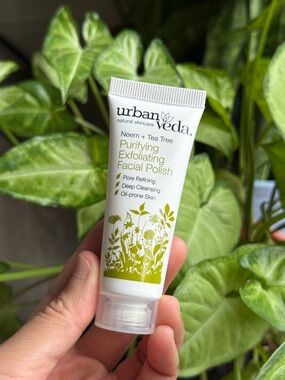 Urban Veda Purifying Neem & Tea Tree Exfoliating Facial Polish – Mini 20ML (NEW)